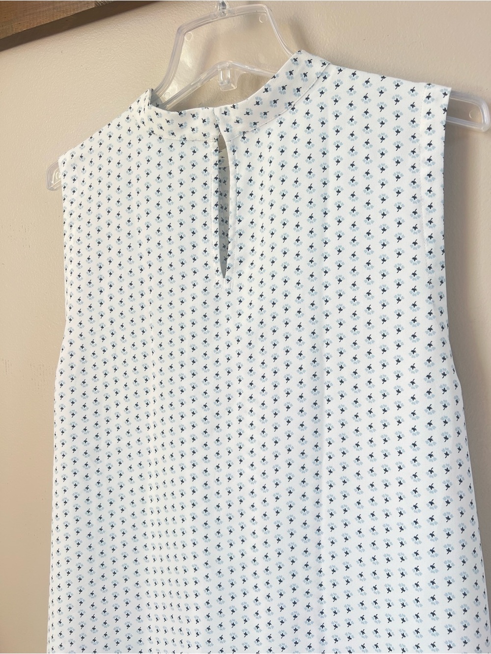 Ann Taylor Sleeveless Pintuck Placket Micro-Floral Blouse Office SireCareer-XL - Picture 13 of 14